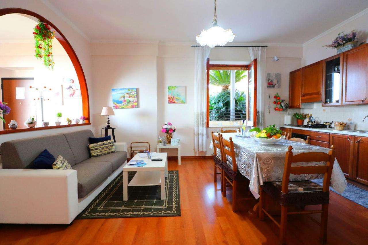 La Rosa Del Sud - De Vivo Realty Sorrento Διαμέρισμα Εξωτερικό φωτογραφία